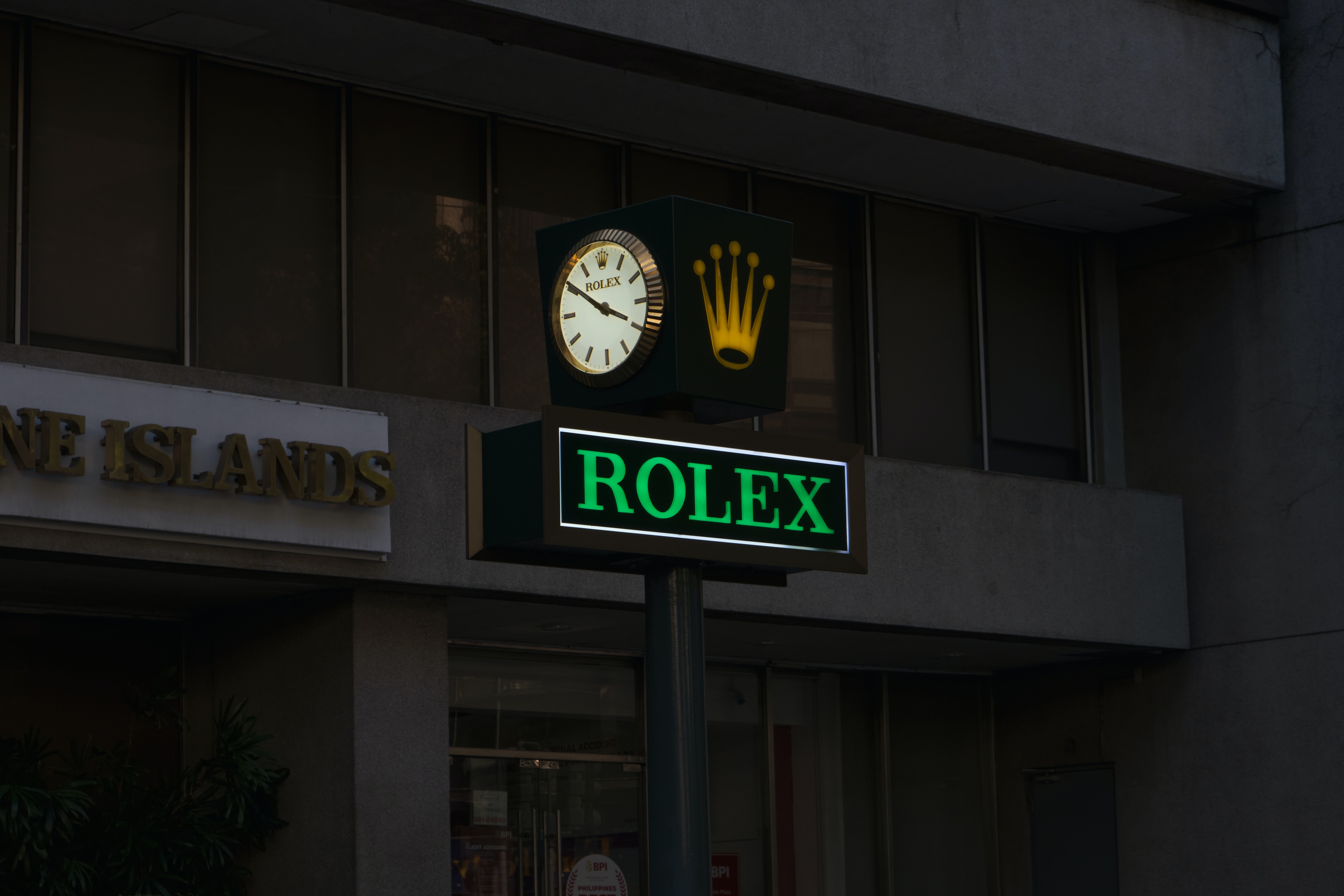 How to Choose a Memorable Brand Name That Stands Out?